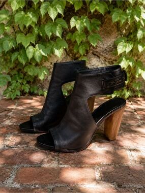 VINCE. Quiet Luxury Chunky Heel Black Leather Addie Peep Toe Booties, 8.5